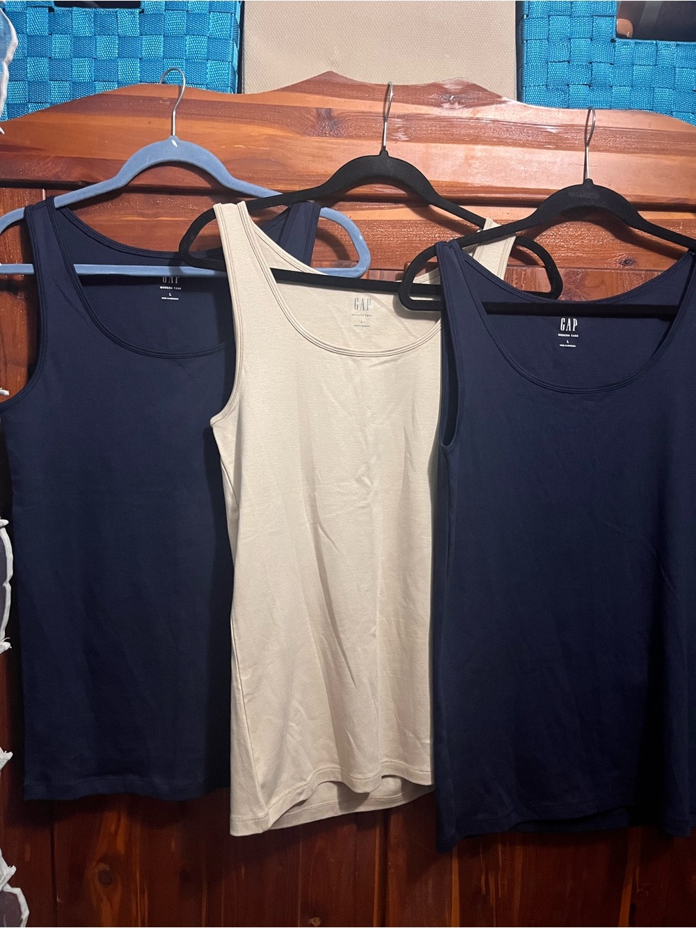 GAP Scoop Neck Tank Tops in Navy and Cream (3-Pack Look)